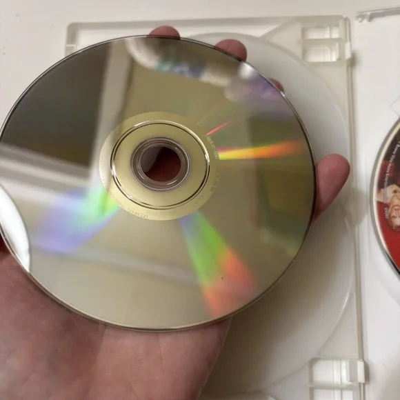 Project Runway - The Complete First Season (DVD, 2005, 3-Disc Set) - Picture 8 of 9